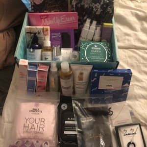 Huge lot of items from my FabFitFun box!